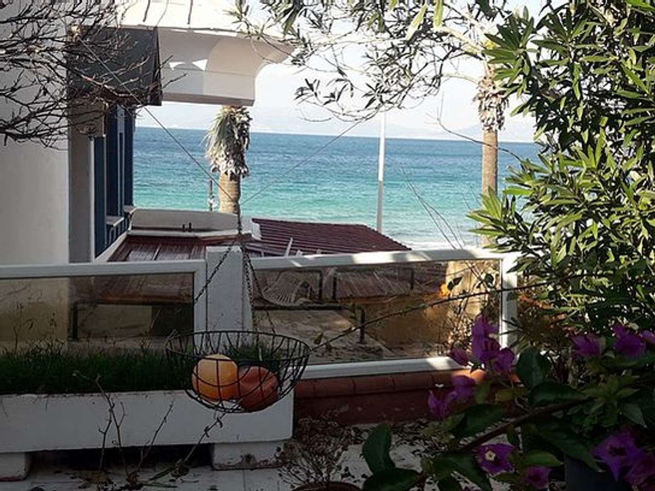 10 steps to the sea single detached villa