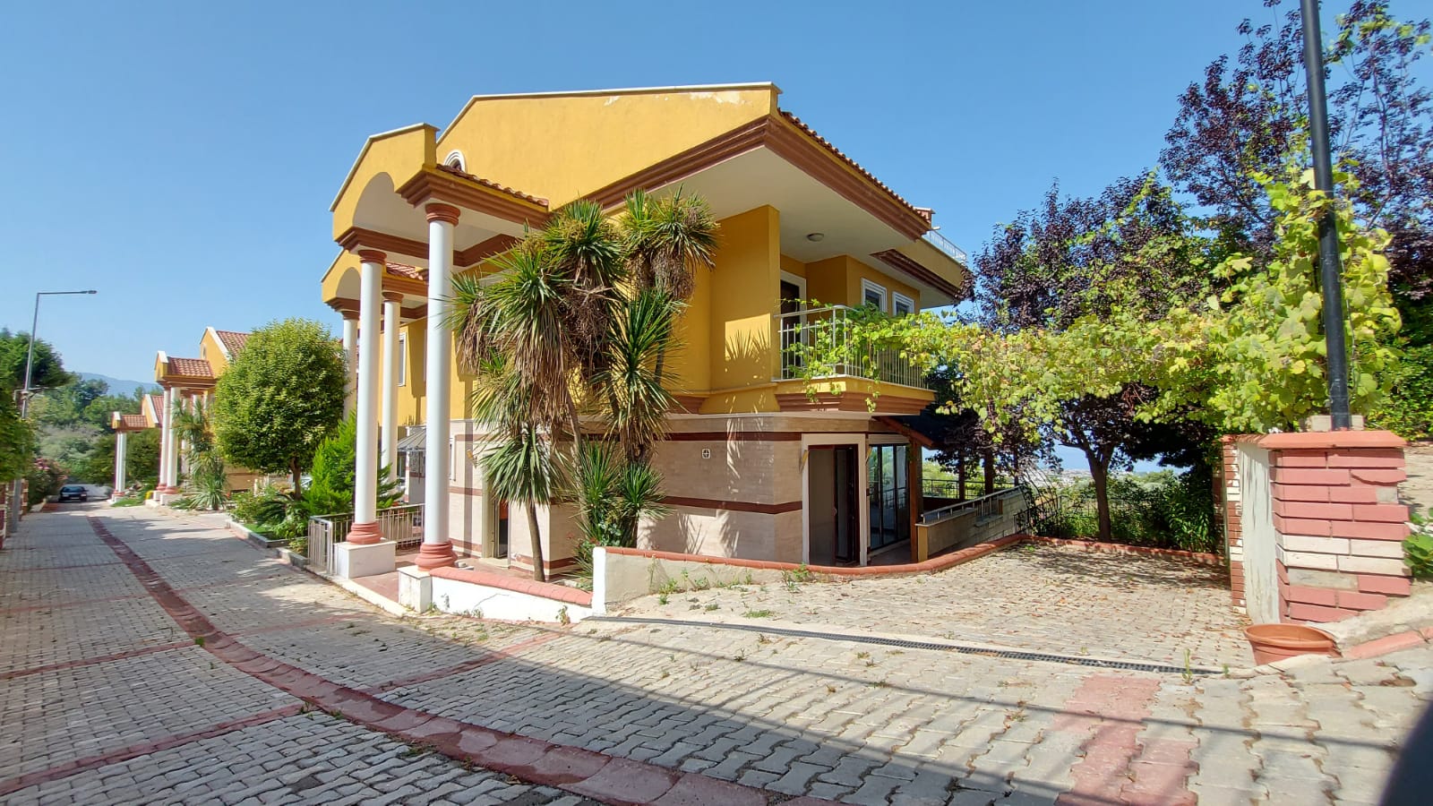 Villa for sale in Kuşadası Kesselak Panoramic Sea View